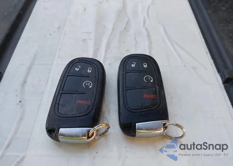 2015 Jeep Cherokee Limited z USA, uszkodzony, nr VIN 1C4PJMDB8FW719744